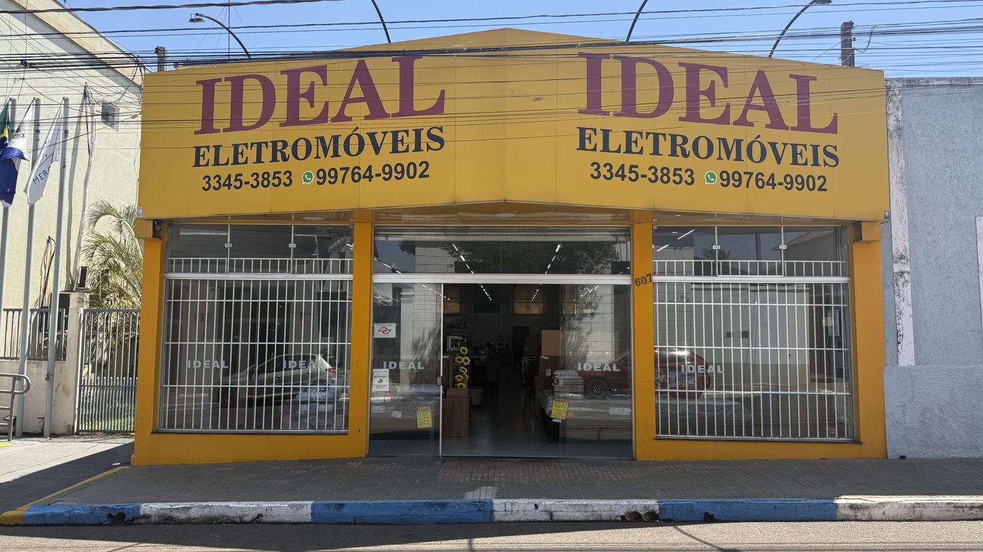 Fachada amarela da Ideal Eletromóveis em Dourado